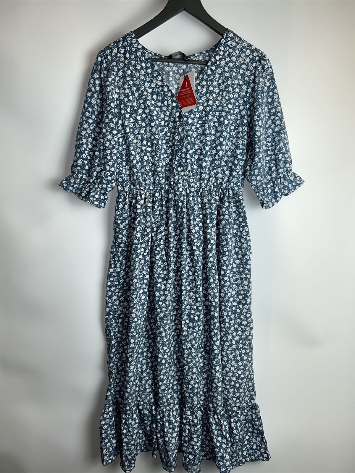 In the Style Jac Jossa Floral Dress - Blue. UK 8 **** Ref V332