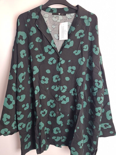 Womens Black Green Animal Print Long Sleeve Button Up Blouse Size 14 **** V477