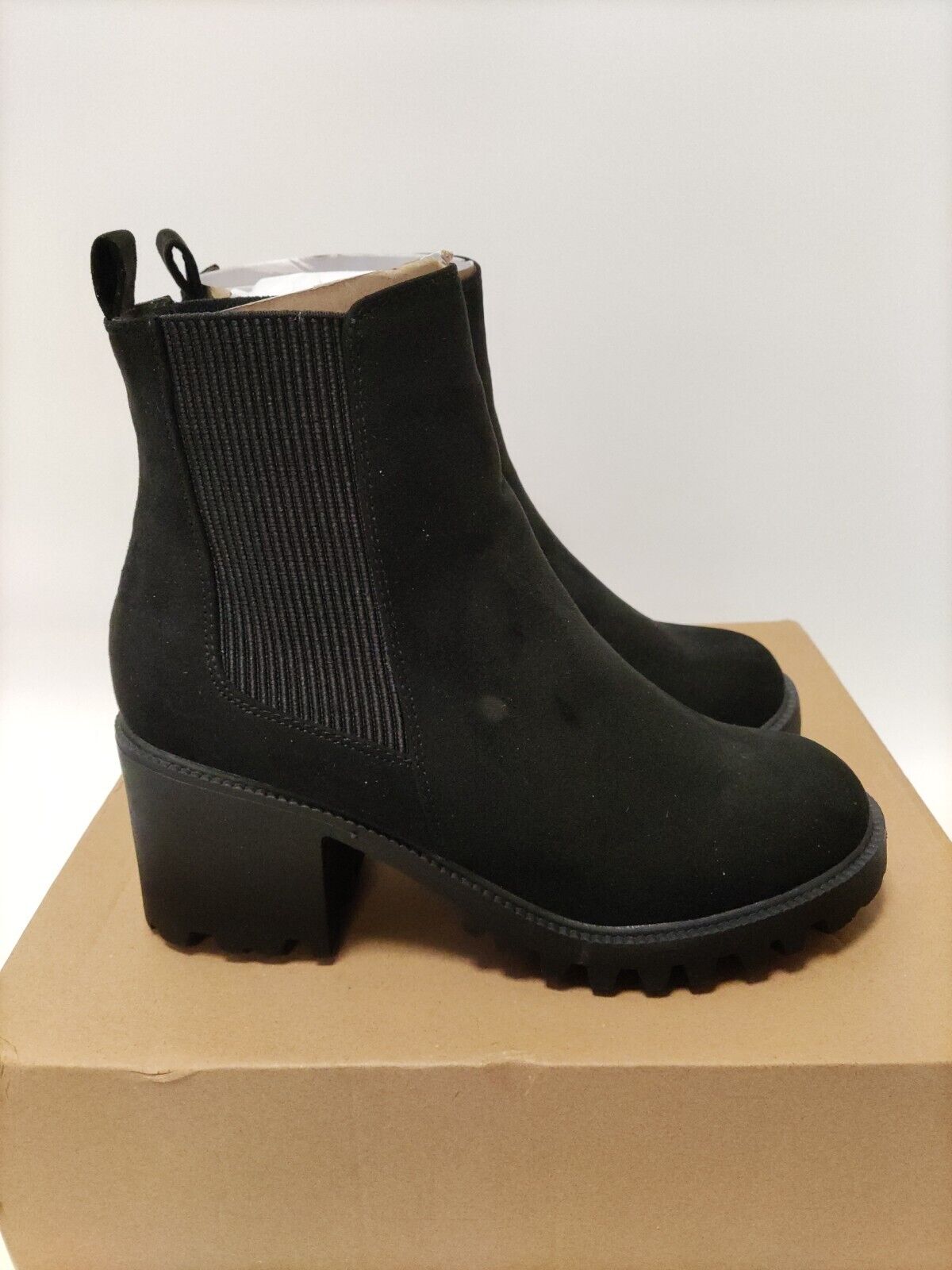 Block Heel Chunky Chelsea Boot - Black. UK 5. VS3