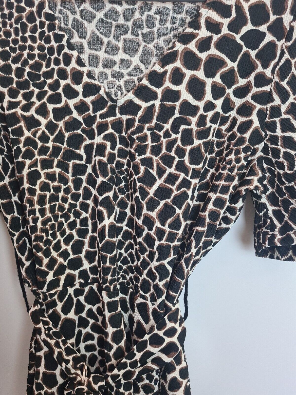 Womens Animal Print Tie Waist Top. Size 22 **** V386