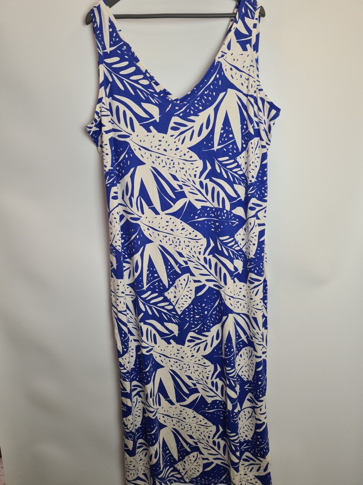 Blue And White Leaf Design Sleeveless V Neck Dress Size 14 **** V442