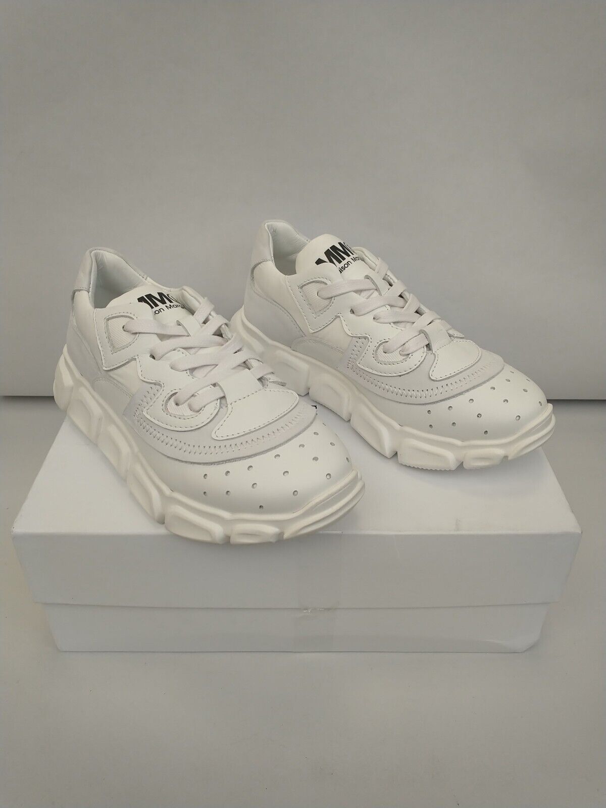 Maison Margiela MM6 Trainers. Kids UK 1. White **** RefVS1