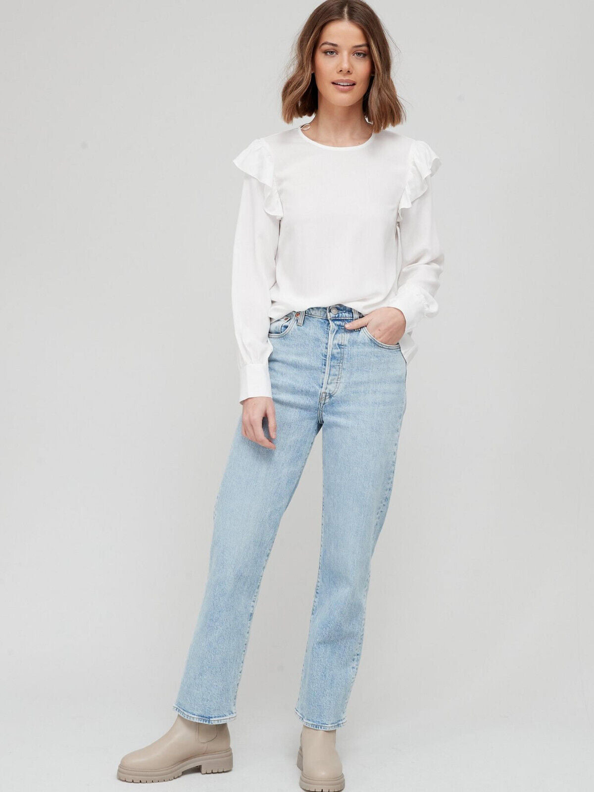 Ruffle Shoulder Blouse – White. UK 14. ****V429