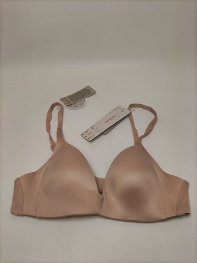 Triumph Body Make Up Soft Touch. Beige. 32A. ****V225