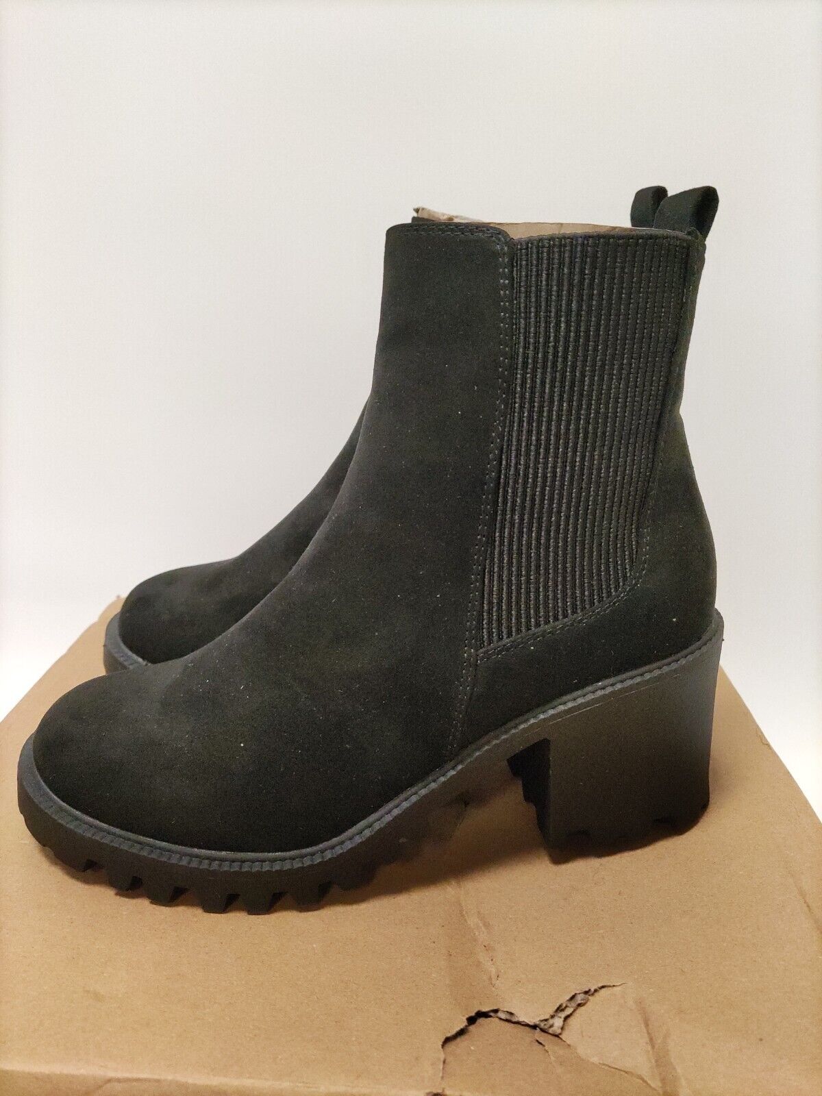 Block Heel Chunky Chelsea Boot - Black. UK 5. VS3