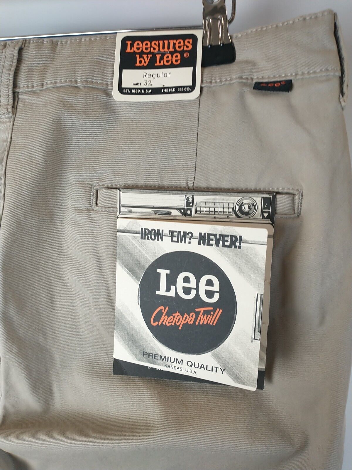 Leesure By Lee.Men's Regular Beige Shorts  UK 32 Waist **** Ref V29