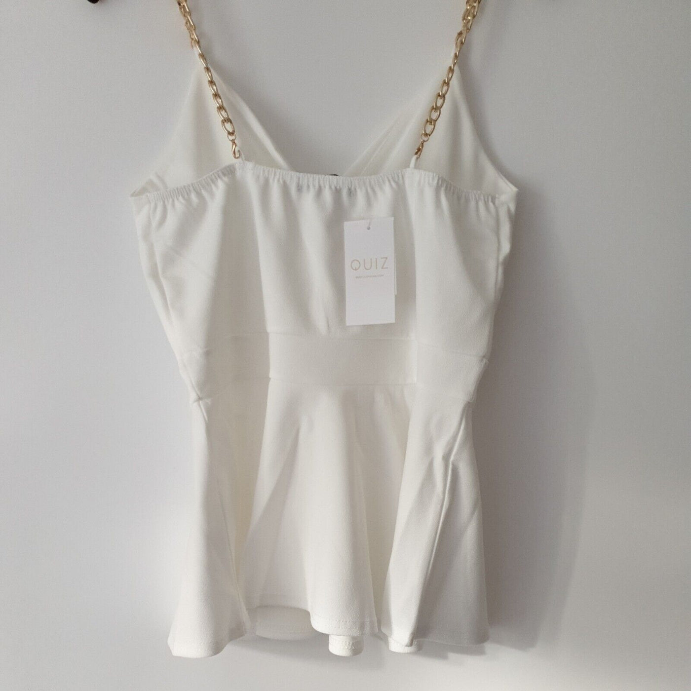 Quiz Cream Crop Top Gold Chain Uk12****Ref V40