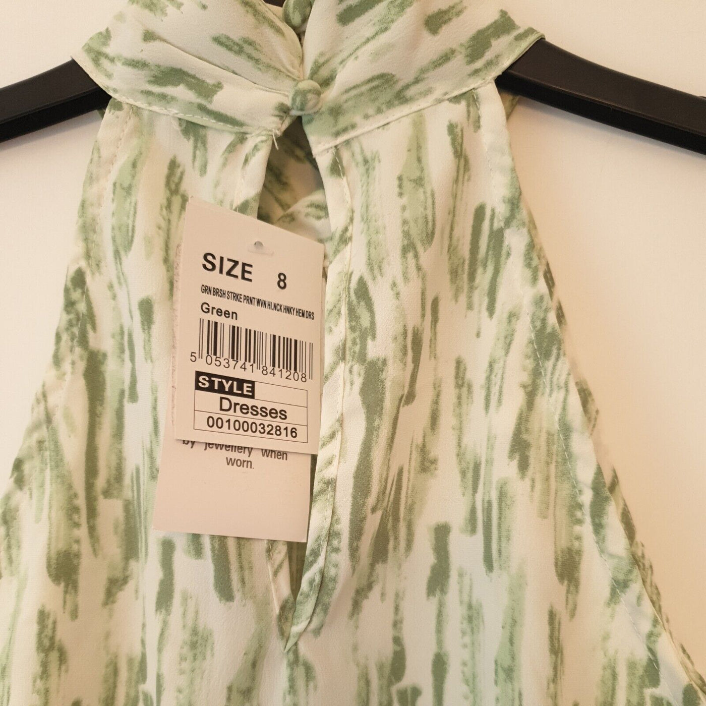 Quiz green Strike Print High Neck Hem Dress Size 8****Ref V17