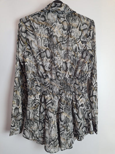 River Island Grey Snake Print Shirred Shirt Size 6 **** V295