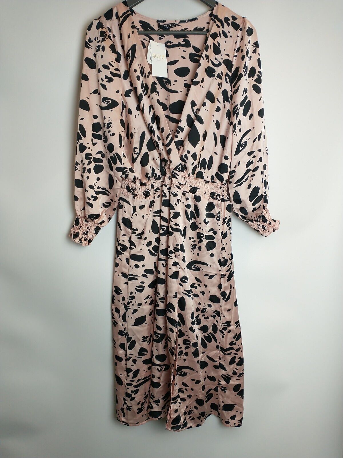 Quiz Animal Print Runch Waist Midi Dress - Pale Pink. UK 16 **** Ref V35