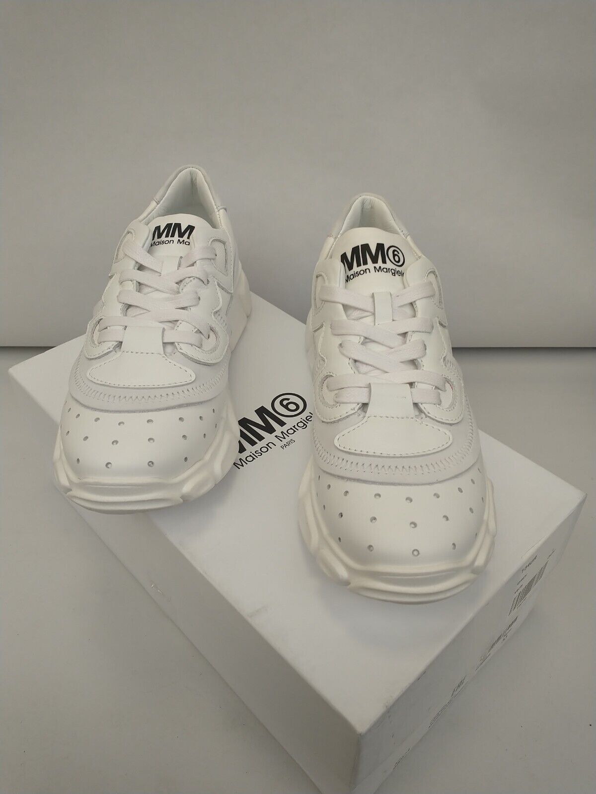 Maison Margiela MM6 Trainers. Kids UK 1. White **** RefVS1