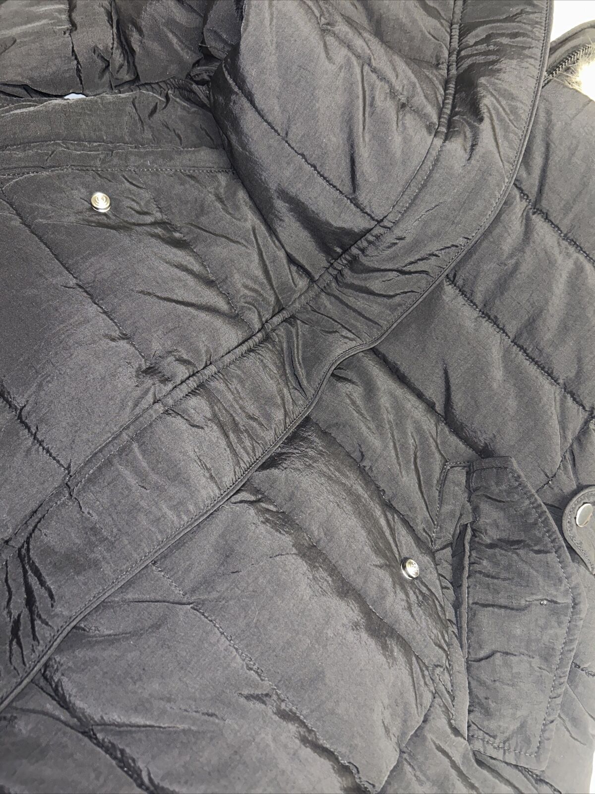 Womens Short Padded Coat - Black. UK 12 **** Ref V75F