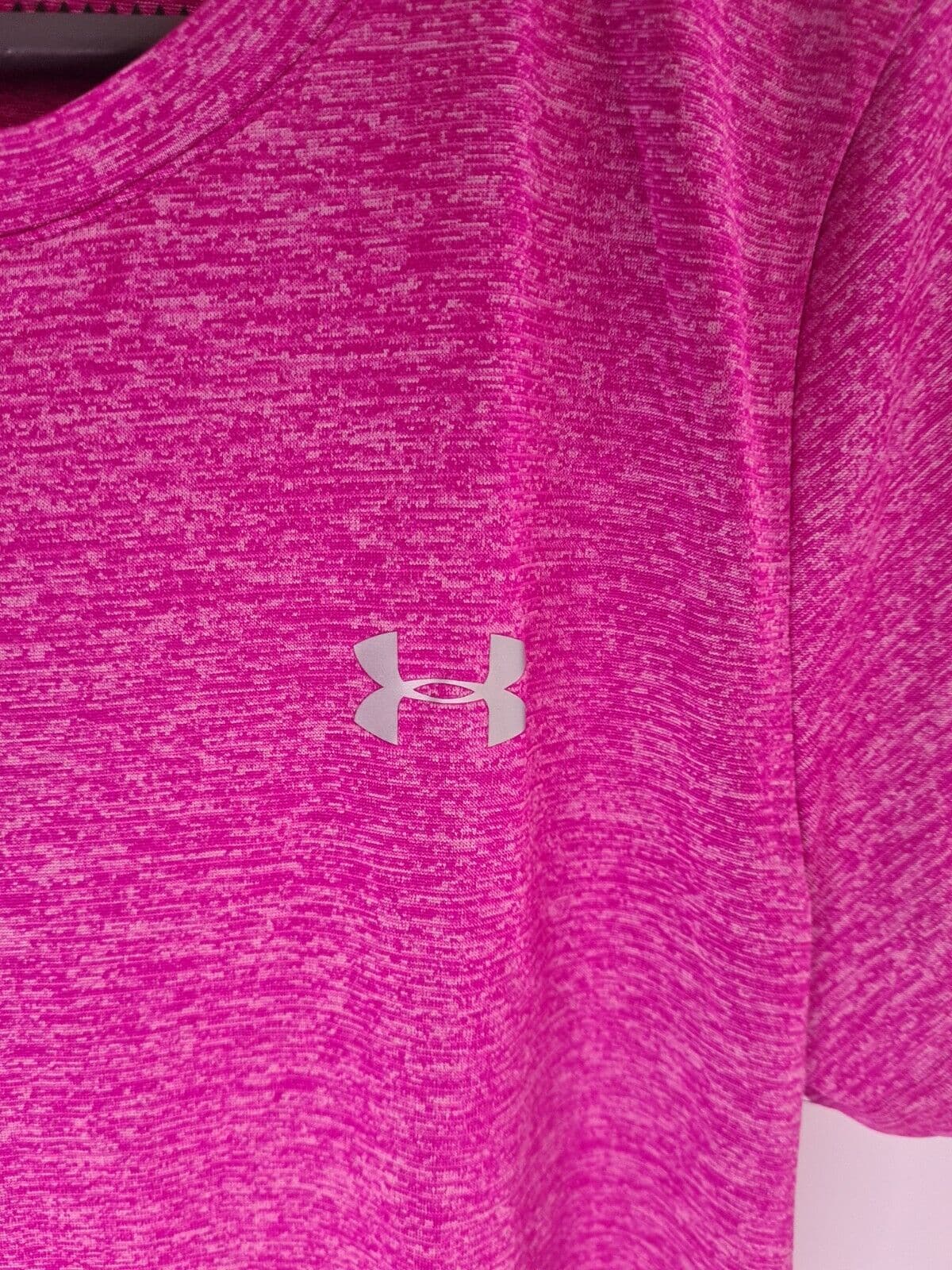 Under Armour Tech Tee - PINKSILVER Size Medium **** V32